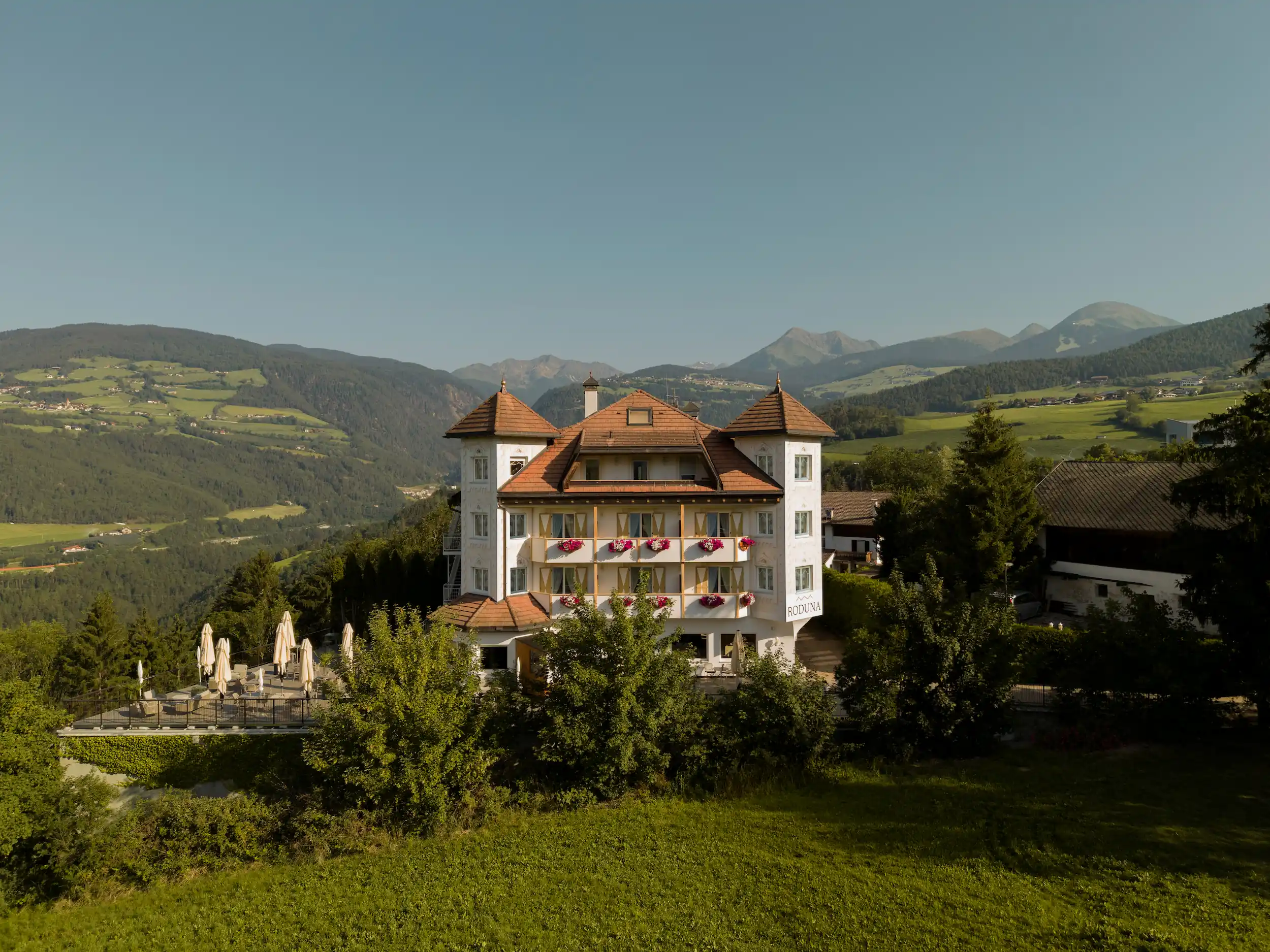 Hotel Roduna in Rodeneck: Landschaftspanorama